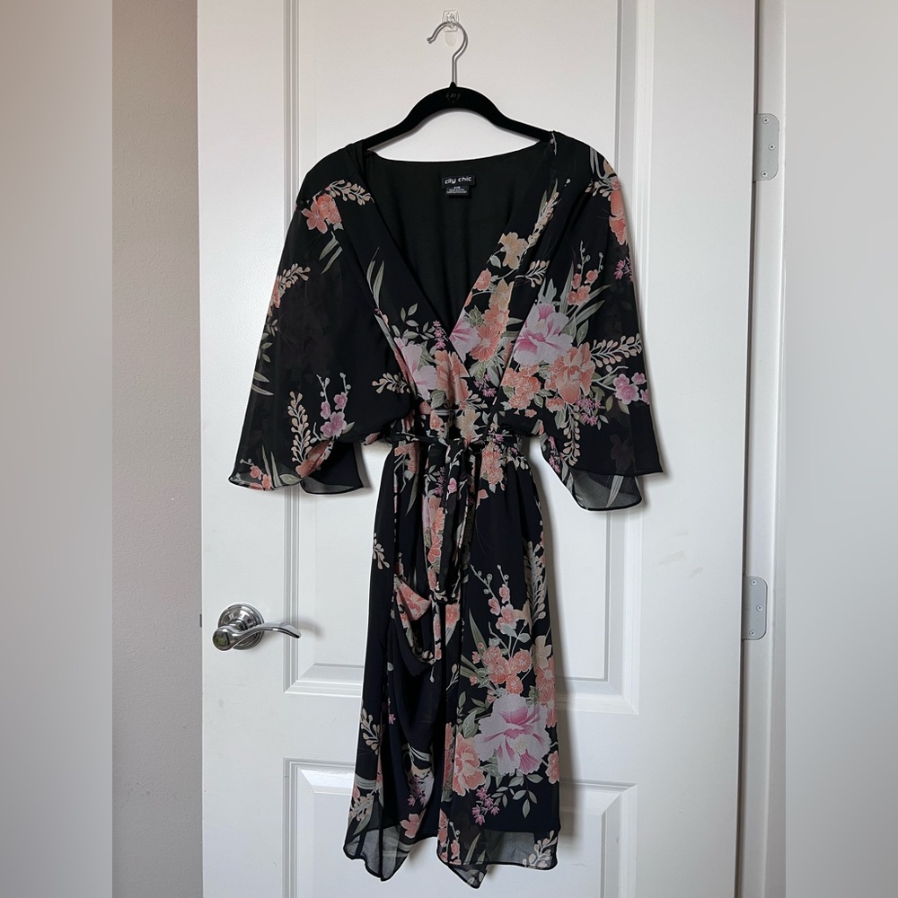 City Chic Floral Dress
Size 16